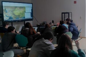 Schülerinnen und Schüler erschließen sich im diesem Angebot die Unterschiede zwischen Stadt- und Landleben in China.